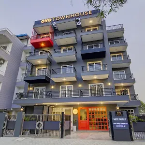 oyo-townhouse-101-golf-course-road.top-gurgaonhotels.com/